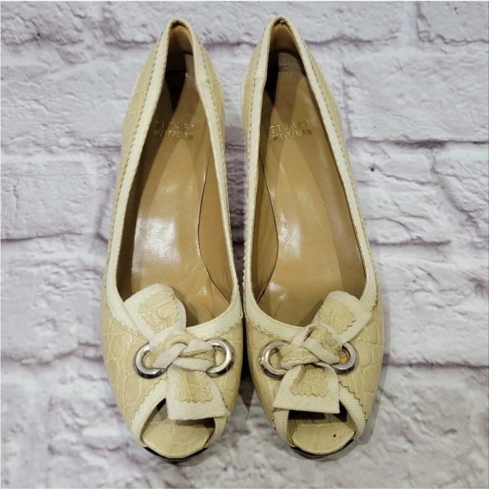 Stuart Weitzman Cream & Tan Bow Knot
Peep Toe Snakeskin Print Heels